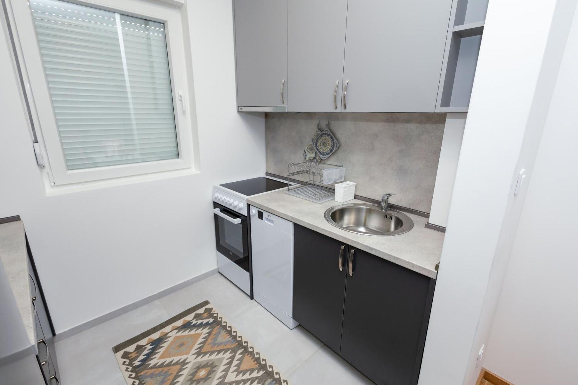 Elegant Escape Podgorica Apartment Bagian luar foto