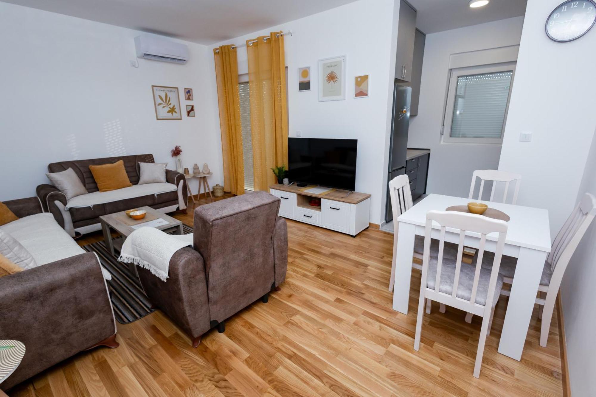 Elegant Escape Podgorica Apartment Bagian luar foto