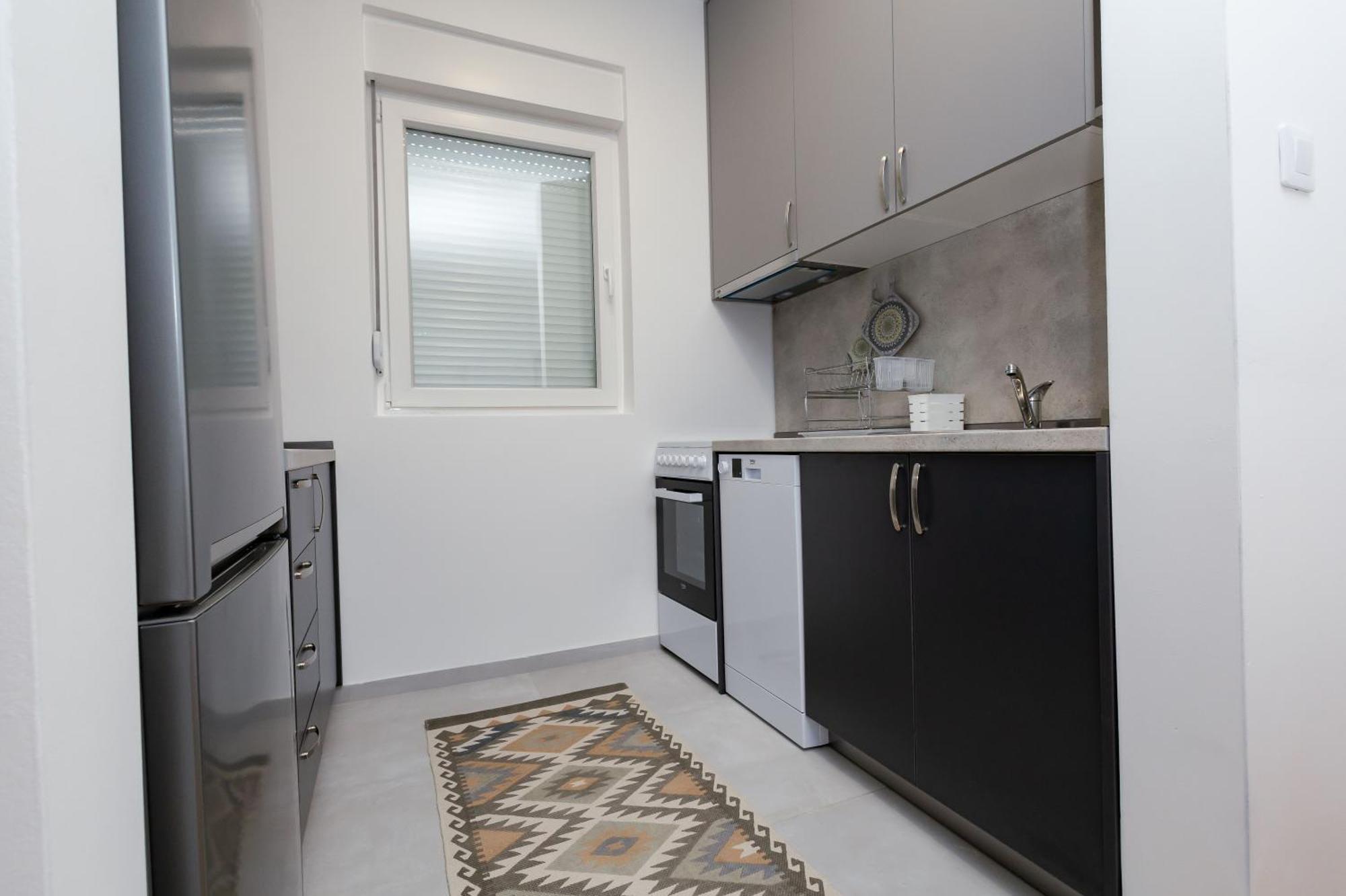 Elegant Escape Podgorica Apartment Bagian luar foto