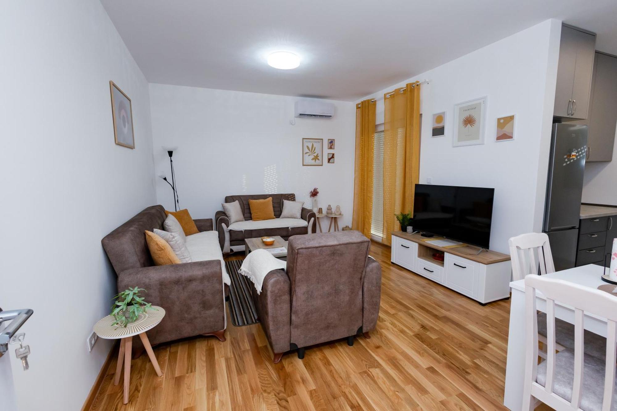 Elegant Escape Podgorica Apartment Bagian luar foto
