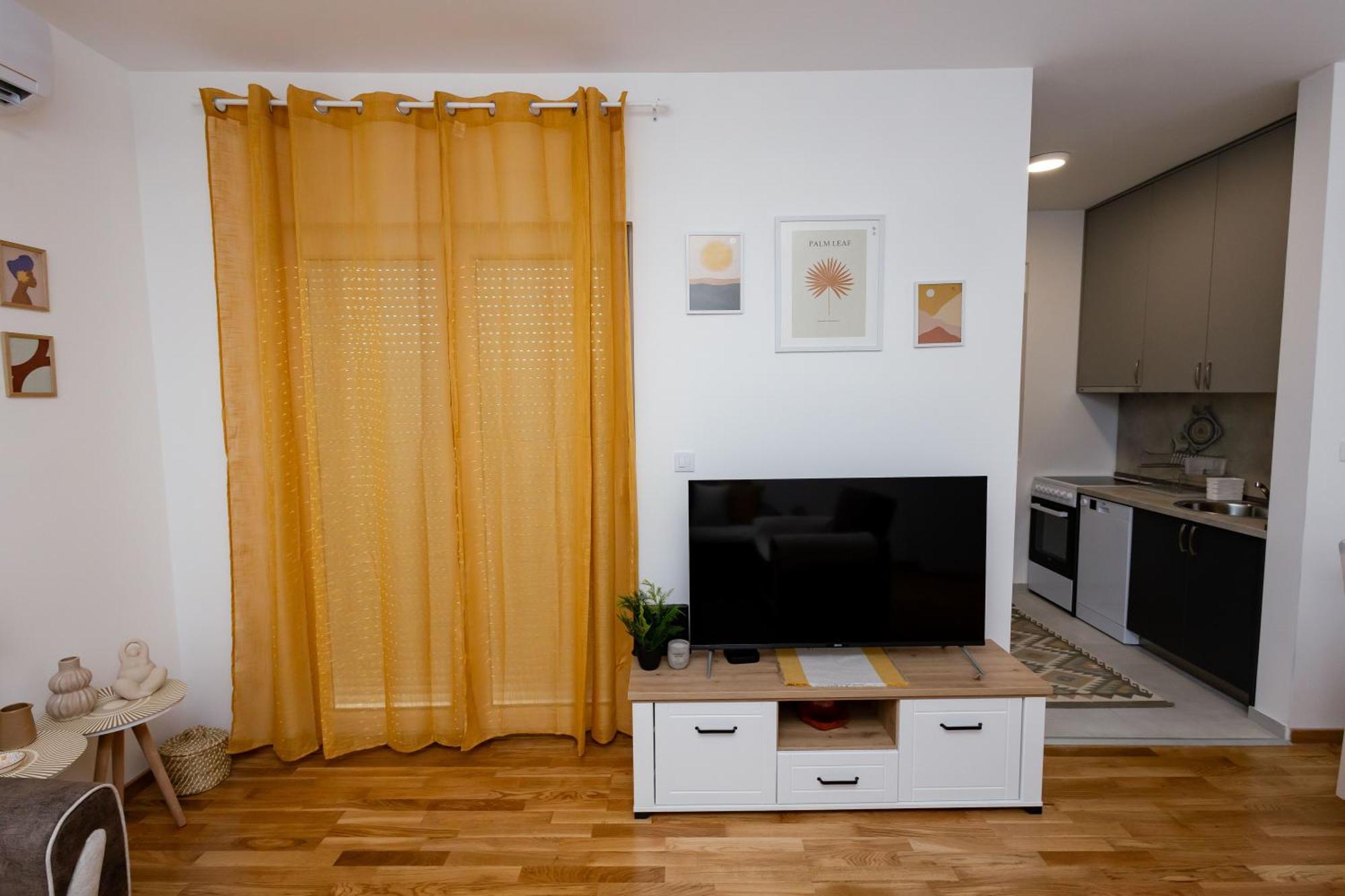 Elegant Escape Podgorica Apartment Bagian luar foto