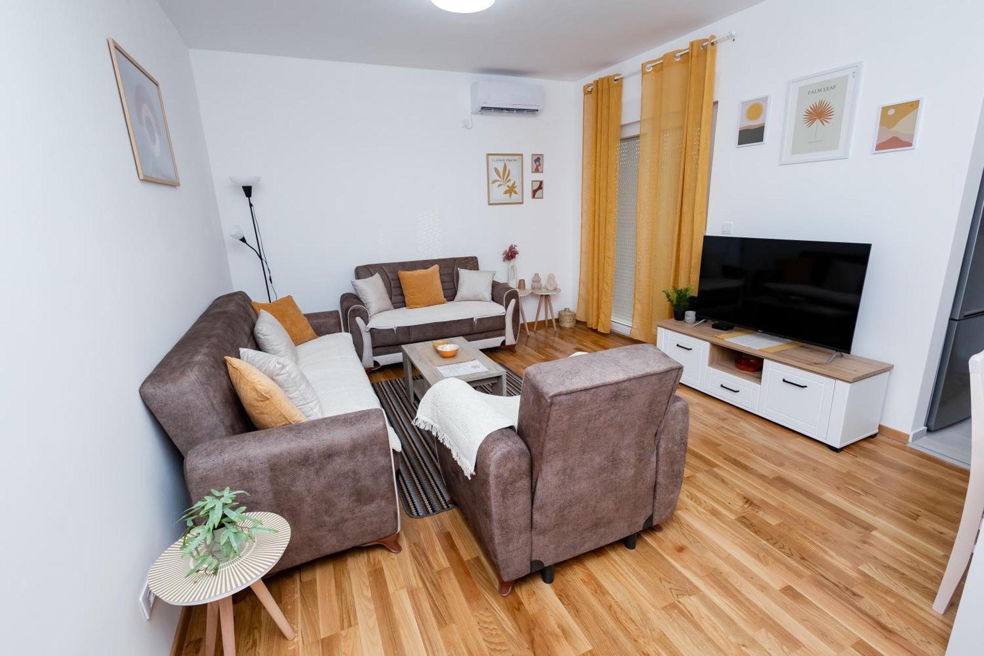 Elegant Escape Podgorica Apartment Bagian luar foto