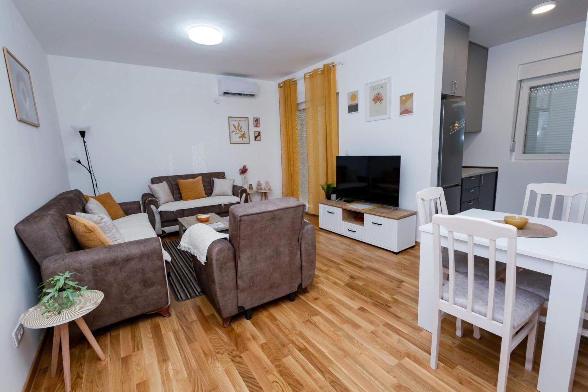 Elegant Escape Podgorica Apartment Bagian luar foto